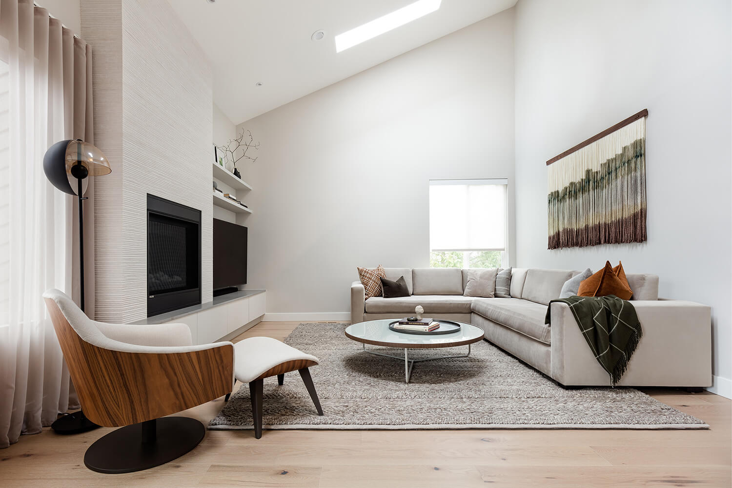 Decluttered living space?>